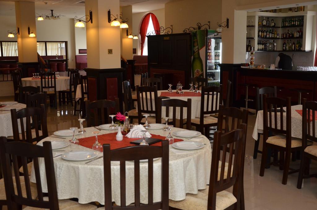 Hotel Restaurant La Conac Botiz Eksteriør bilde