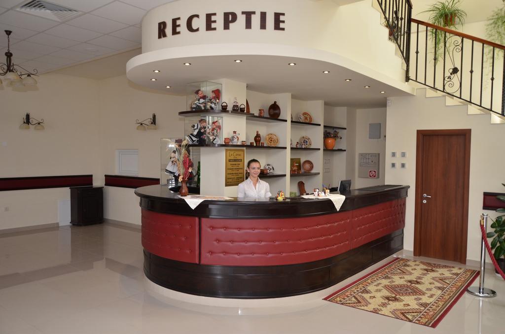 Hotel Restaurant La Conac Botiz Eksteriør bilde