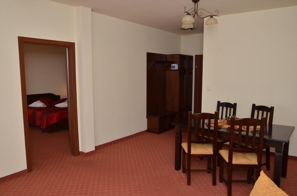 Hotel Restaurant La Conac Botiz Rom bilde